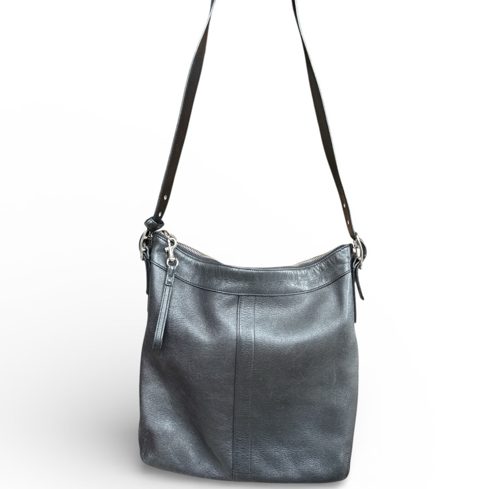 Elegant Coach Black Leather Shoulder Bag - Picture 2 of 12